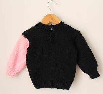 Woonie Handmade Full Sleeves Heart Design Sweater With Cap For Kids-Pink & Black 2