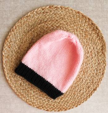 Woonie Handmade Full Sleeves Heart Design Sweater With Cap For Kids-Pink & Black 3
