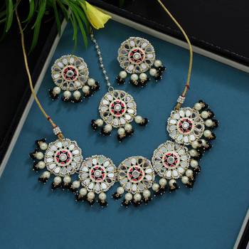 Black necklace-sets 1