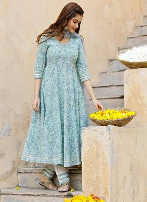 Light Sea Green Block Printed Flared Kurta Set Paired with Doria Printed Dupatta 4