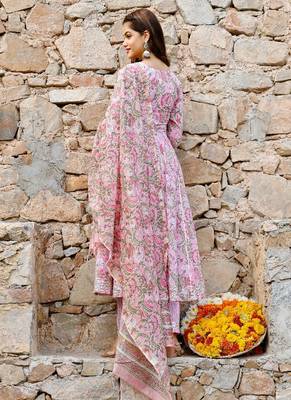 Pink Block Printed Flared Kurta Set Paired with Chanderi Printed Dupatta 5