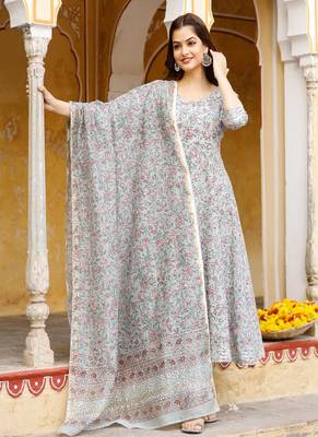 Red Motif Block Printed Flared Kurta Set Paired with Chanderi Dupatta 1