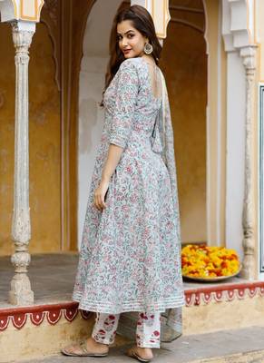 Red Motif Block Printed Flared Kurta Set Paired with Chanderi Dupatta 5