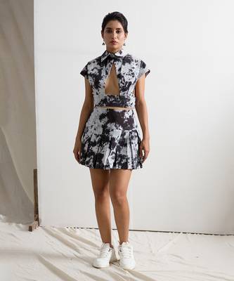 Black Linen Yayoi Dresses 1