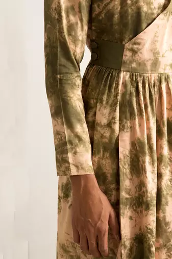 Beige And Green Kama Manarkali Set