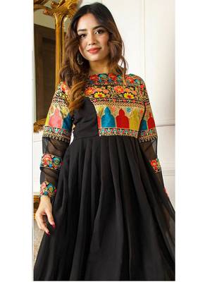 Black Faux Blooming Thread Embroidery Long Kurti 3