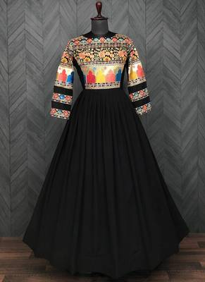 Black Faux Blooming Thread Embroidery Long Kurti 4