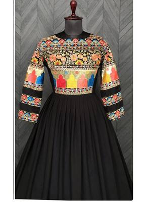 Black Faux Blooming Thread Embroidery Long Kurti 5