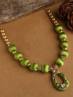 Green handmade-jewellery 1