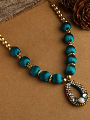 Green handmade-jewellery 1