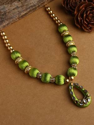 Green handmade-jewellery 1