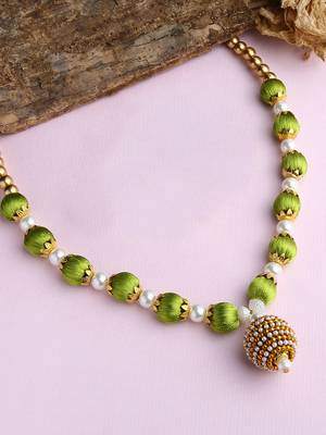 Green handmade-jewellery 1