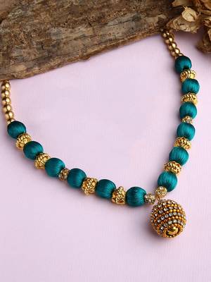 Green handmade-jewellery 1