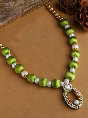 Green handmade-jewellery 1