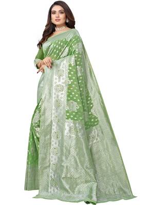 Green Woven Organza Saree With Blouse 2