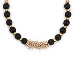 Black collar-necklace