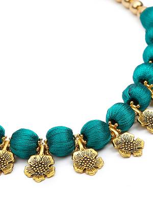 Green collar-necklace 4