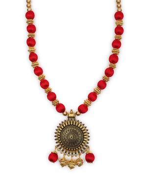 Red designer-jewellery 3