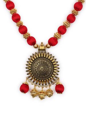 Red designer-jewellery 4
