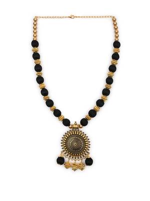 Black designer-jewellery 2