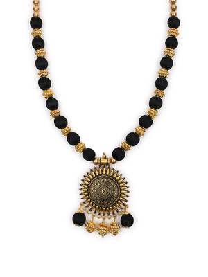 Black designer-jewellery 3