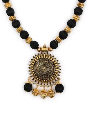 Black designer-jewellery 4