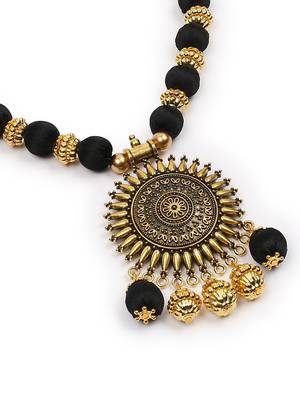 Black designer-jewellery 5