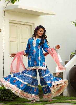 Flower Print Cotton Short Kurta With Sharara And Potli 3