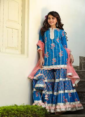 Flower Print Cotton Short Kurta With Sharara And Potli 5