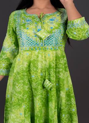 Green Anarkhali Bandej Print With Duppata 5