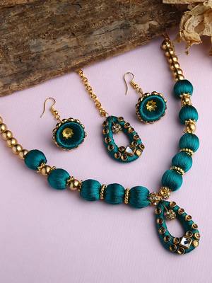 Green south-indian-jewellery 1