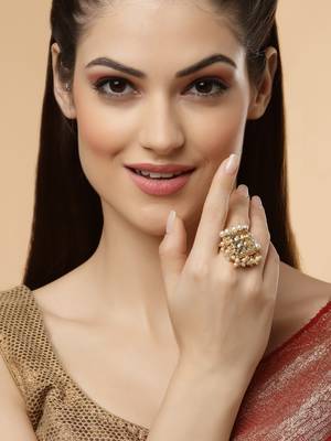 Gold pearl rings 1