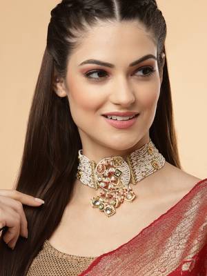 Red pearl necklaces 1