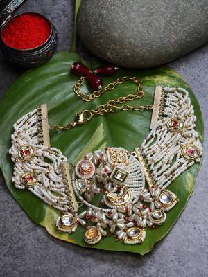 Red pearl necklaces 2