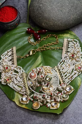 Red pearl necklaces