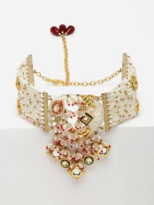 Red pearl necklaces 3