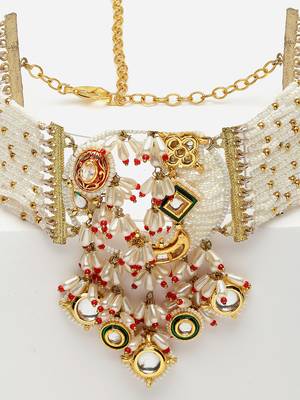 Red pearl necklaces 4