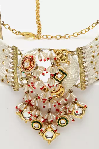 Red pearl necklaces