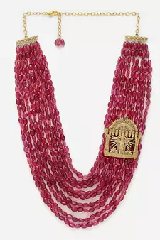 Red pearl necklaces