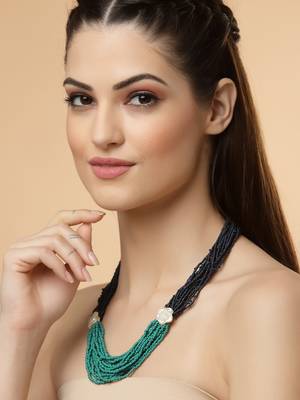Blue pearl necklaces 1
