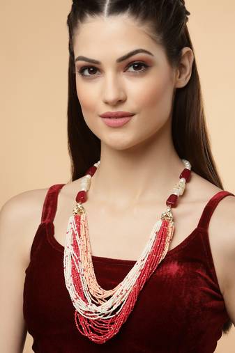 Red pearl necklaces