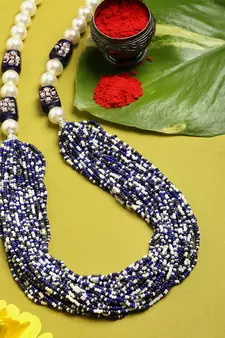 Blue pearl necklaces