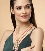 Peach pearl necklaces