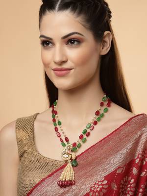 Red pearl necklaces 1