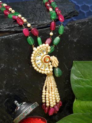 Red pearl necklaces 2