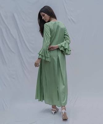 Front Pleated Dress With Bell Sleeves In Light Green 3