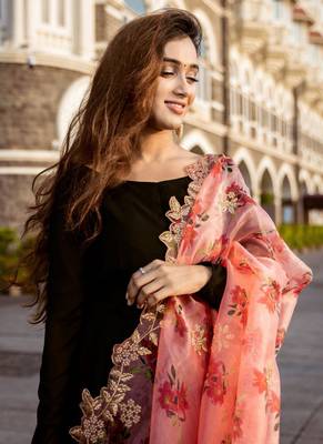 Black Faux Blooming Gown With Organza Dupatta 4
