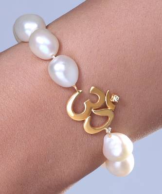 OM Single Diamond Pearl Bracelet 3