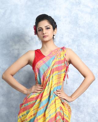 Yellow and Multicolor Pure Cotton Weaved Saree With Blouse 3