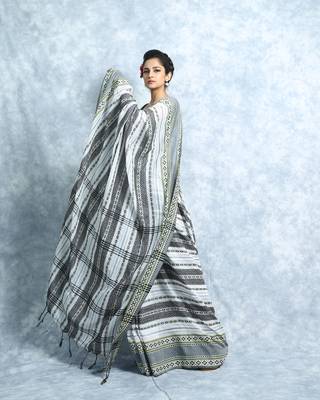 Black And White Pure Cotton Weaved Saree With Blouse 3